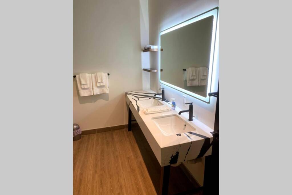 3E-*New* Apartment -5 Min From Downtown, Sleeps 4 Pittsburgh Zewnętrze zdjęcie